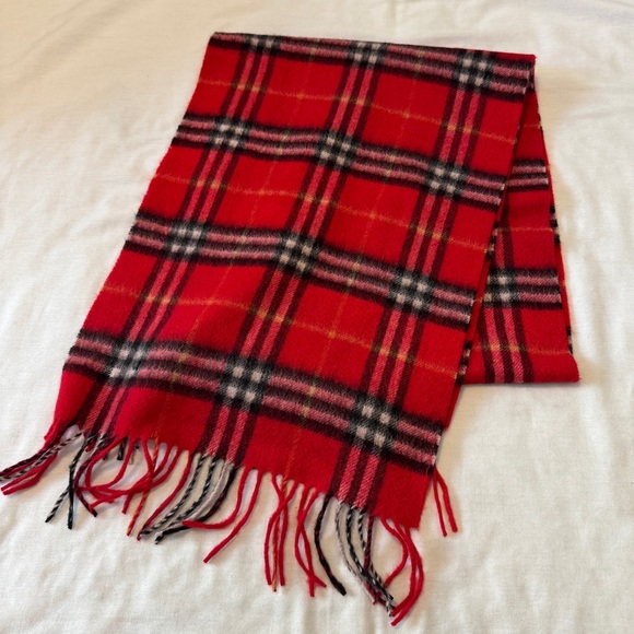 Burberry London 100% Cashmere Red Plaid Scarf Wrap Fringe Trim ~ Classic Holiday - Picture 2 of 6